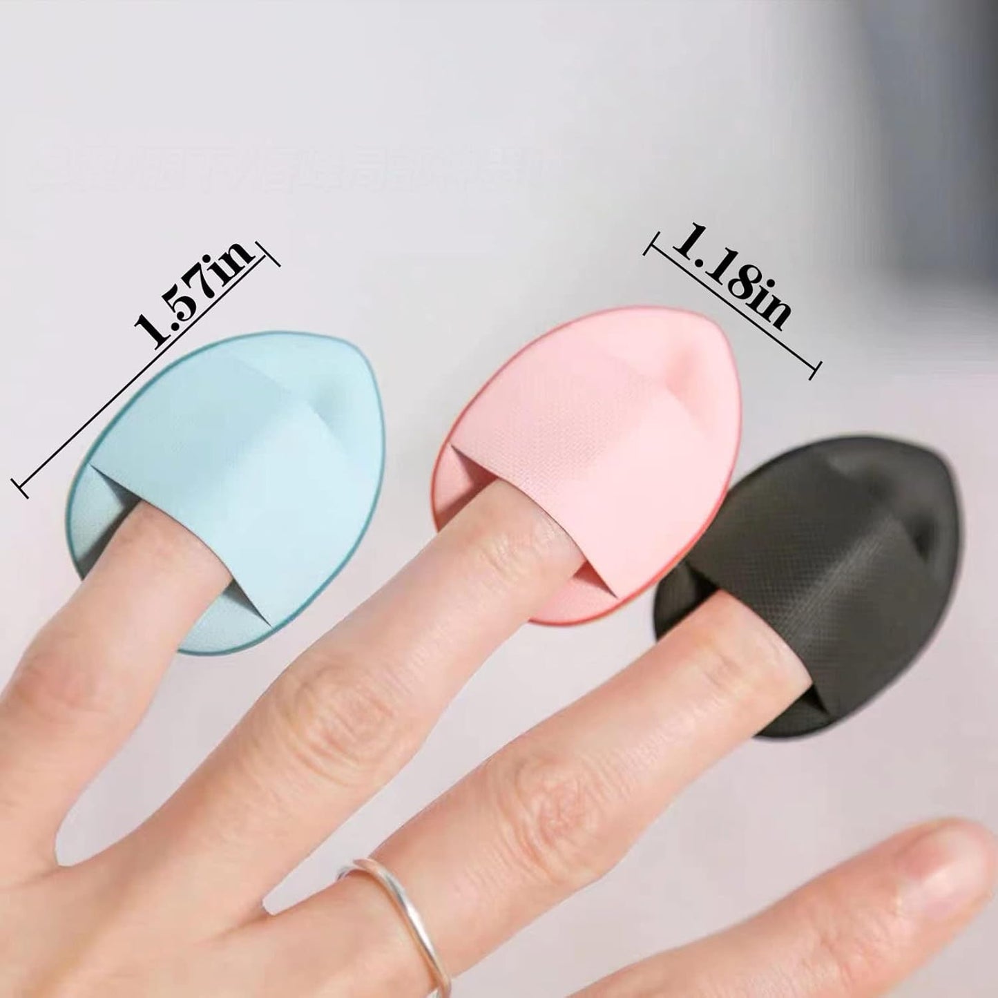 40 PCS Mini Makeup Puff Triangle Makeup Puff Finger Soft Setting Sponge Mineral Powder Body Powder Cosmetic Foundation Cosmetic Finger Puff for Women