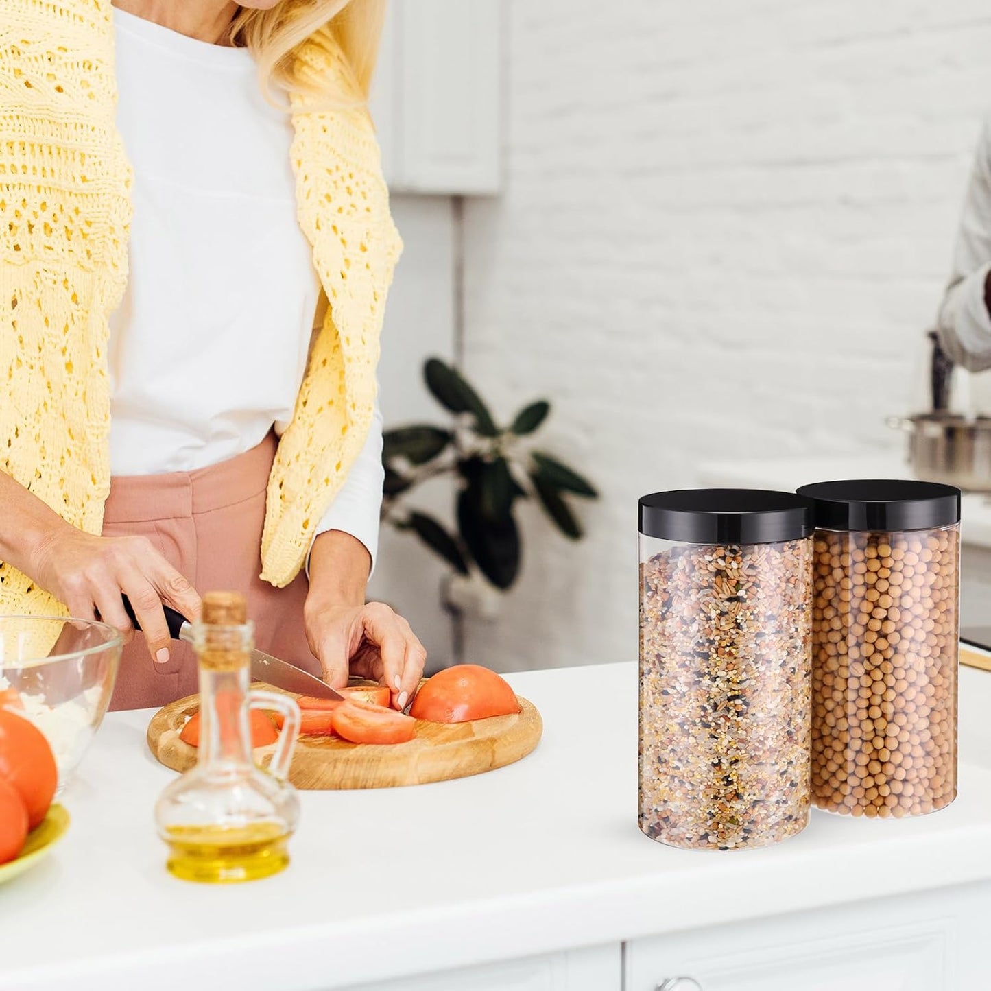 Patelai 4 Pieces Round Wide-mouth Leak Proof Plastic Container Jars with Lids for Travel Storage Makeup Beauty Products Face Creams Oils Salves Ointments DIY Making(32 Ounce,Black)