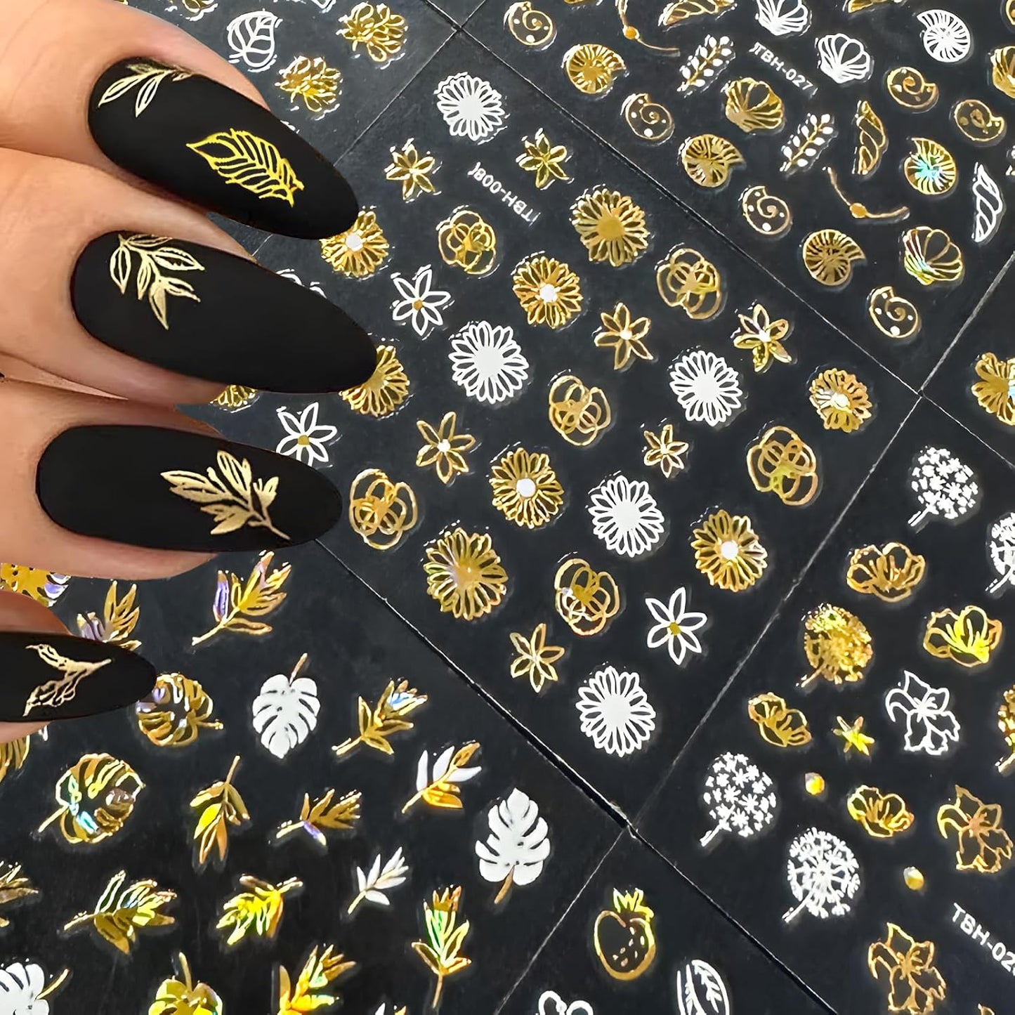 30 Sheets Gold Nail Art Stickers 3D Self Adhesive Star Nail Decals Gold Flower Nail Stickers for Nail Art Heart Snowflake Nail Art Design Decoration Accessories for Women and Girls, Style 2